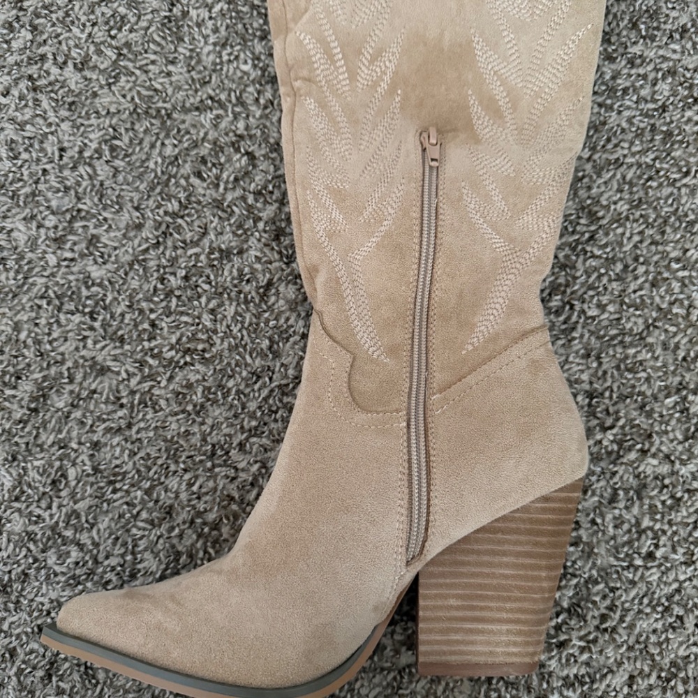 suede cowgirl boots - Picture 4 of 6
